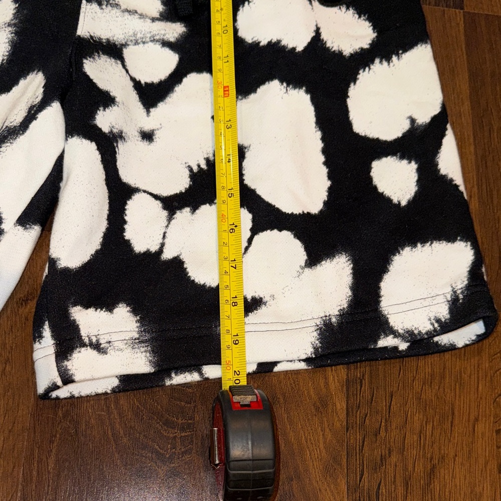 Nike Kids Black & White Athletic Sweat Shorts (size XL+) - Picture 7 of 8